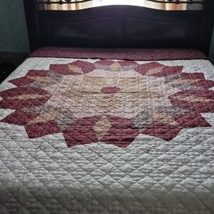 Mainstay King Quilt (Brick Star)